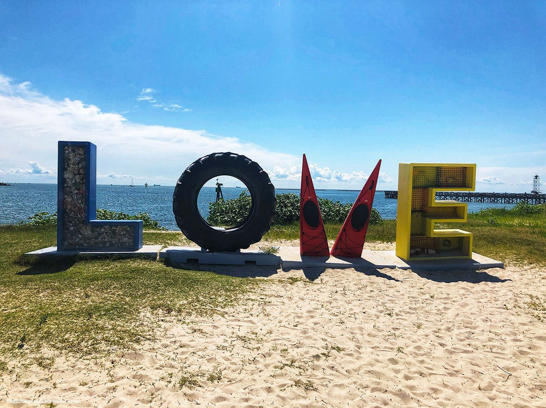 The Ugly Oyster Tour Co.景点图片