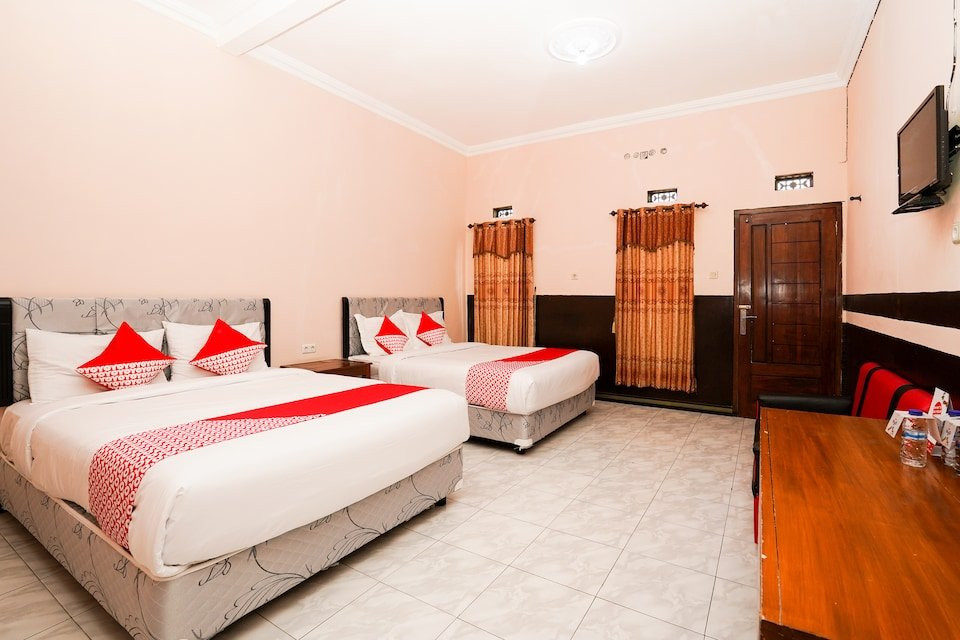 OYO 1048 Rahayu Bromo Hotel主图