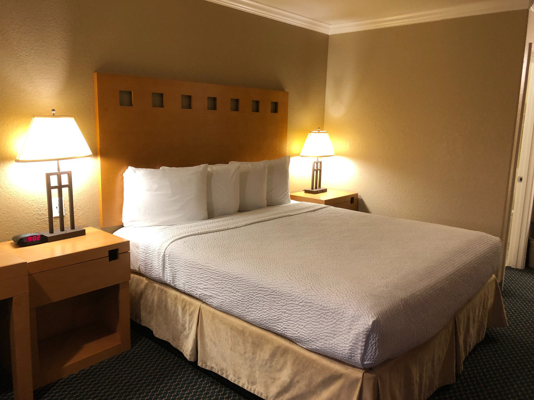 Lake Point Lodge - Clearlake Oaks, CA主图