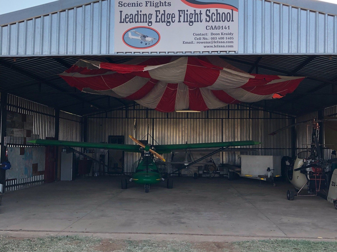 Leading Edge Flight School景点图片