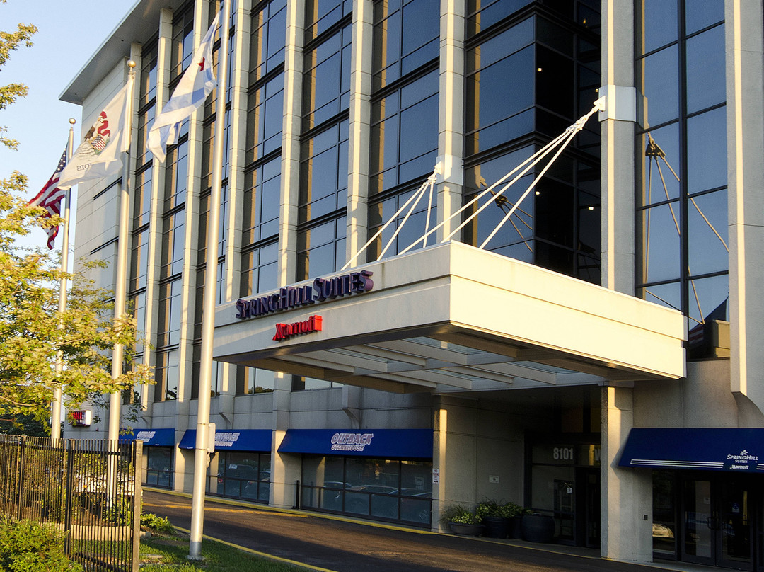 芝加哥奥黑尔万豪春丘酒店主图