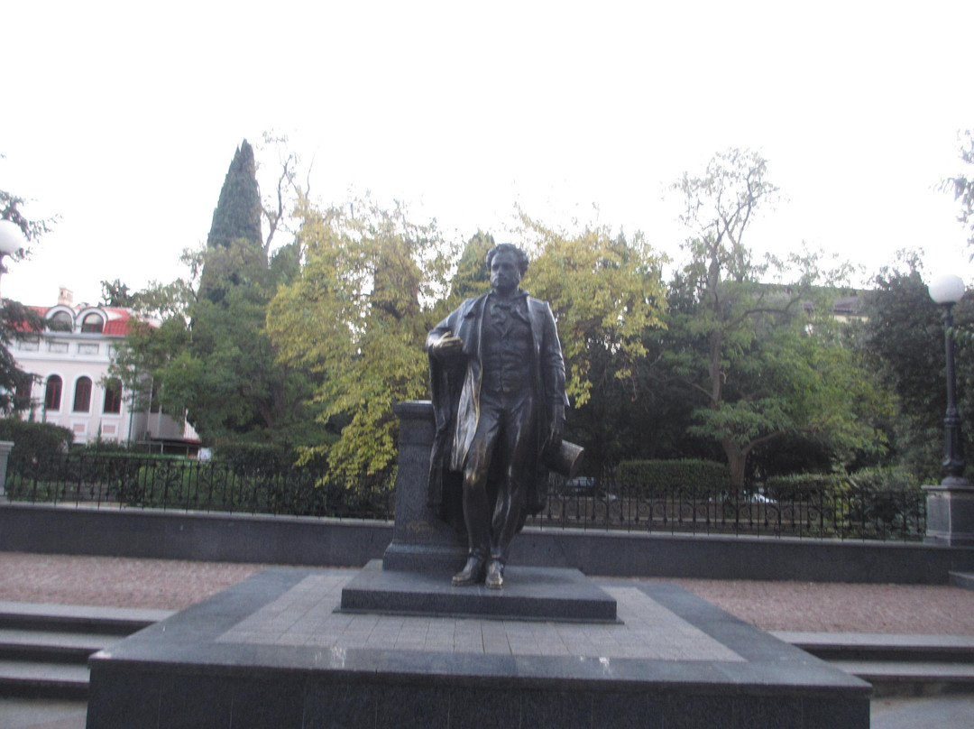 Statue of Pushkin-雅尔达必去景点