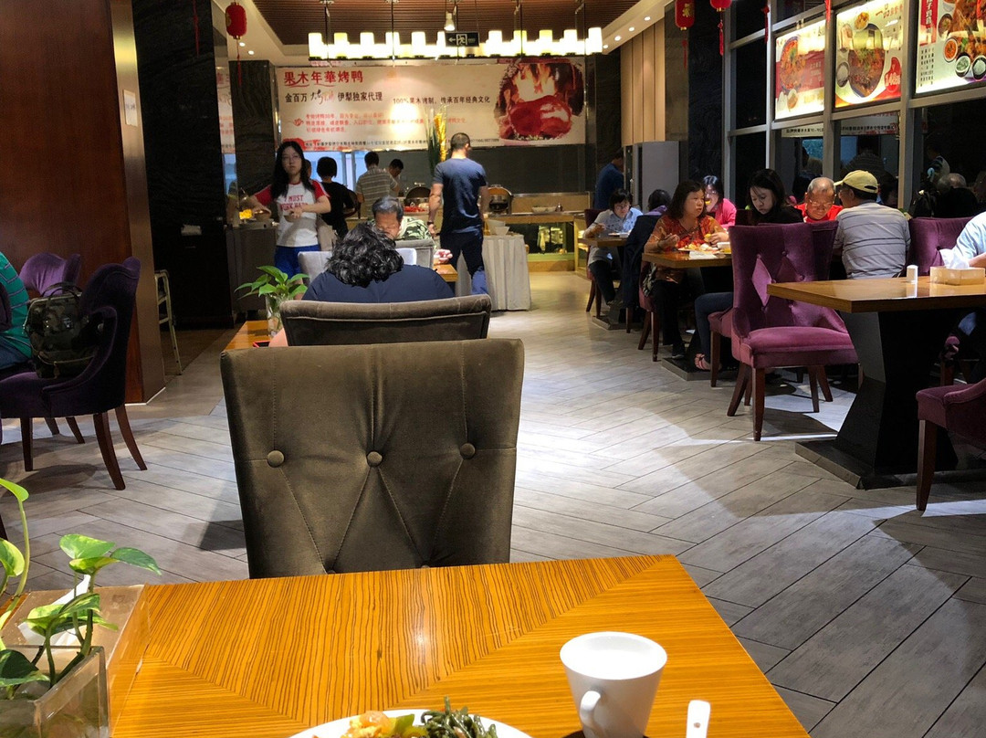 瑞阳皇冠酒店主图