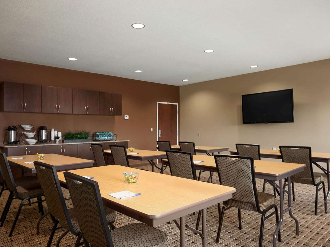 Microtel Inn & Suites by Wyndham St Clairsville主图