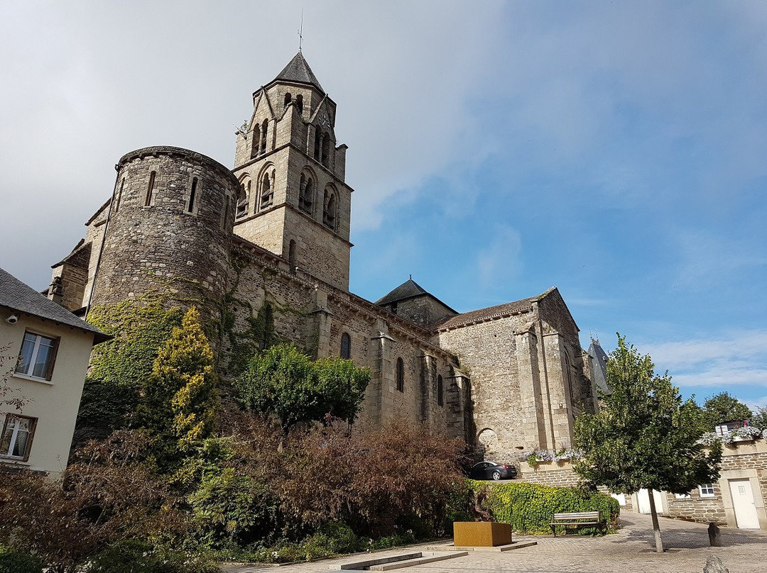 Eglise Saint-Pierre景点图片