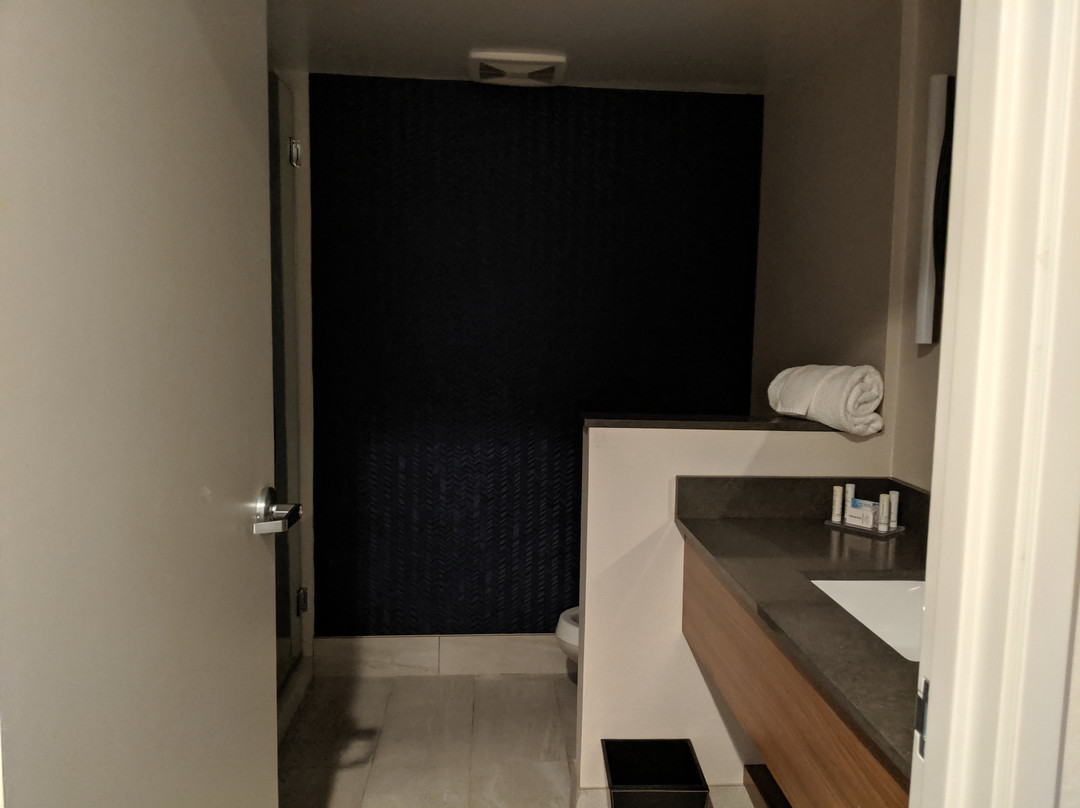 科默斯费尔菲尔德客栈&套房酒店主图