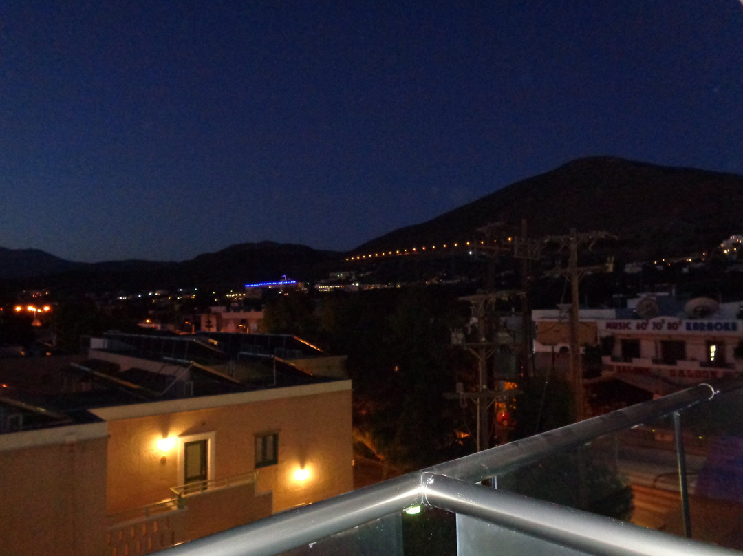 Golden Beach Hotel主图