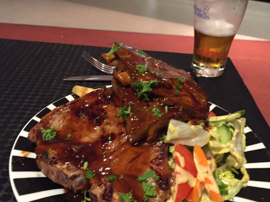 Junee酒店住宿-Red Cow Hotel