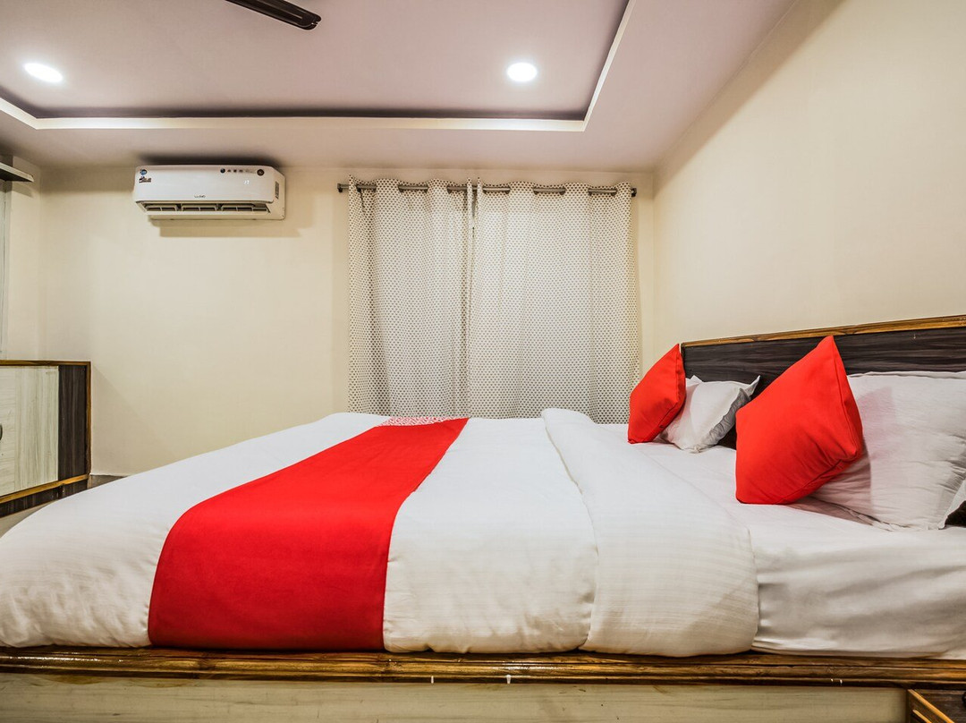 OYO Hotel Crystal主图