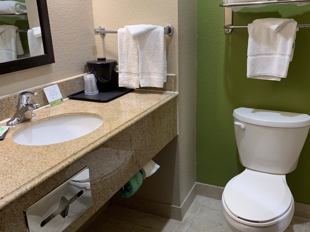 Sleep Inn & Suites University主图