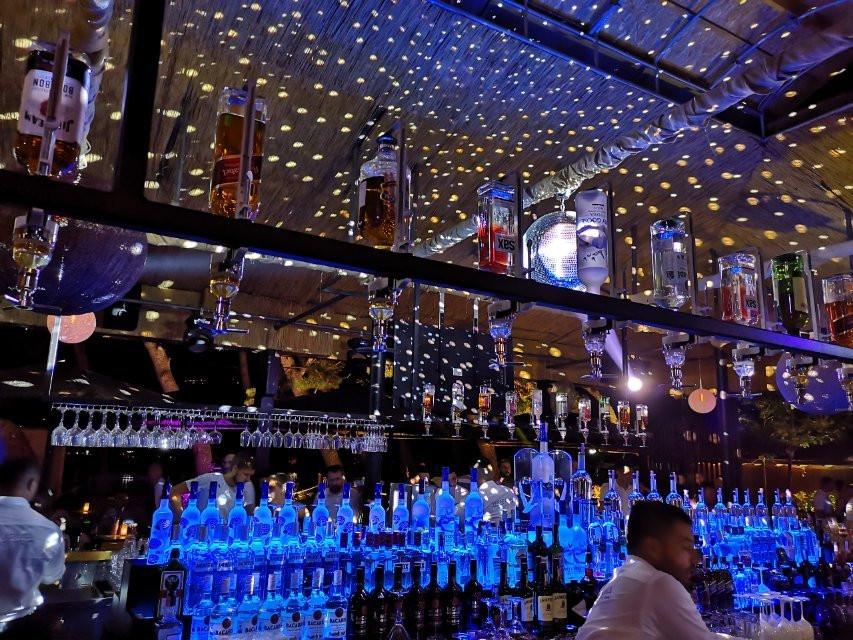 Makarana Bar-玛卡沙必去景点