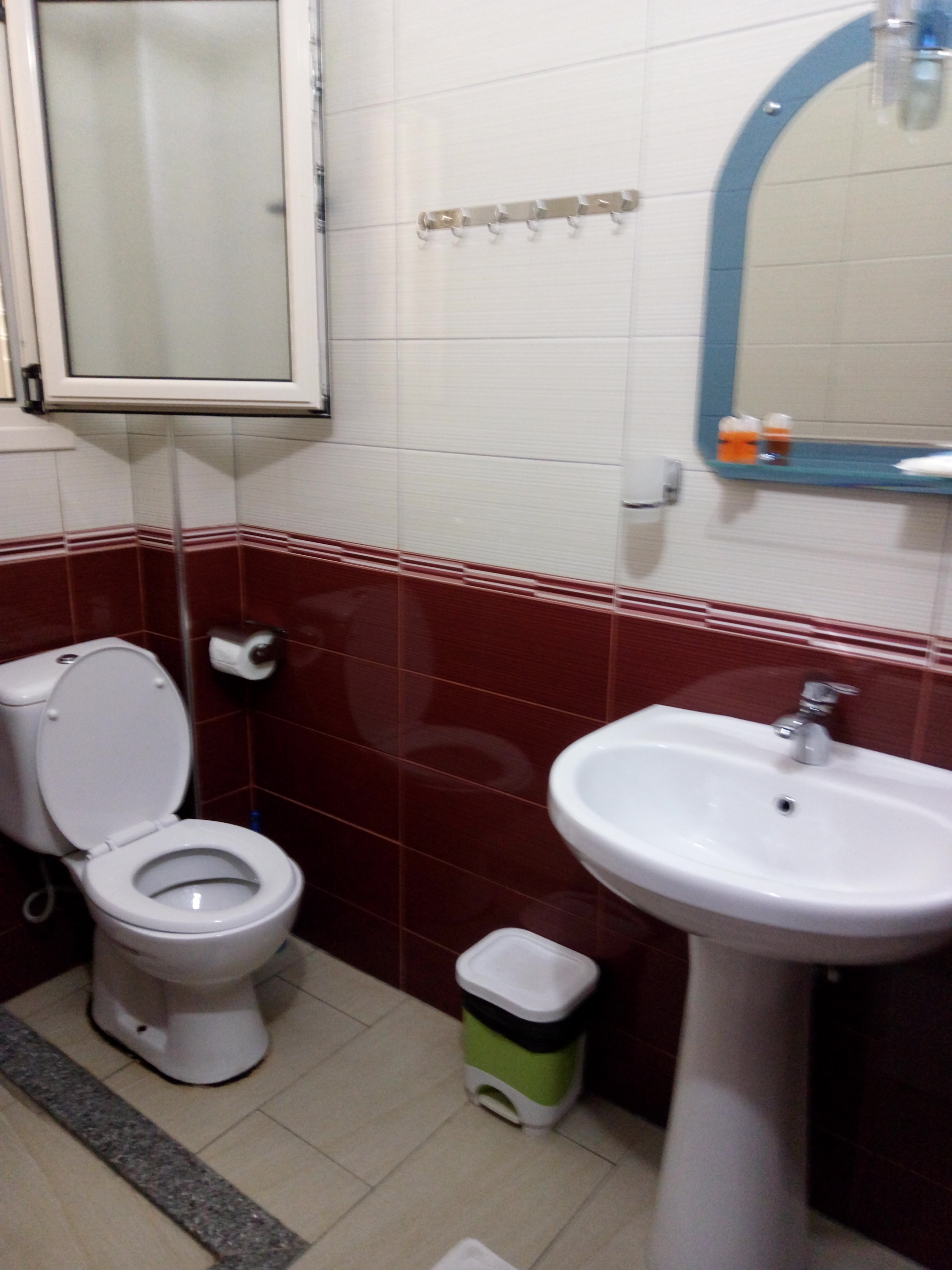 Augustus Hotel Dhermi-浴室