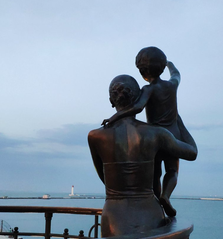 Sailor`s Wife Monument-敖德萨必去景点