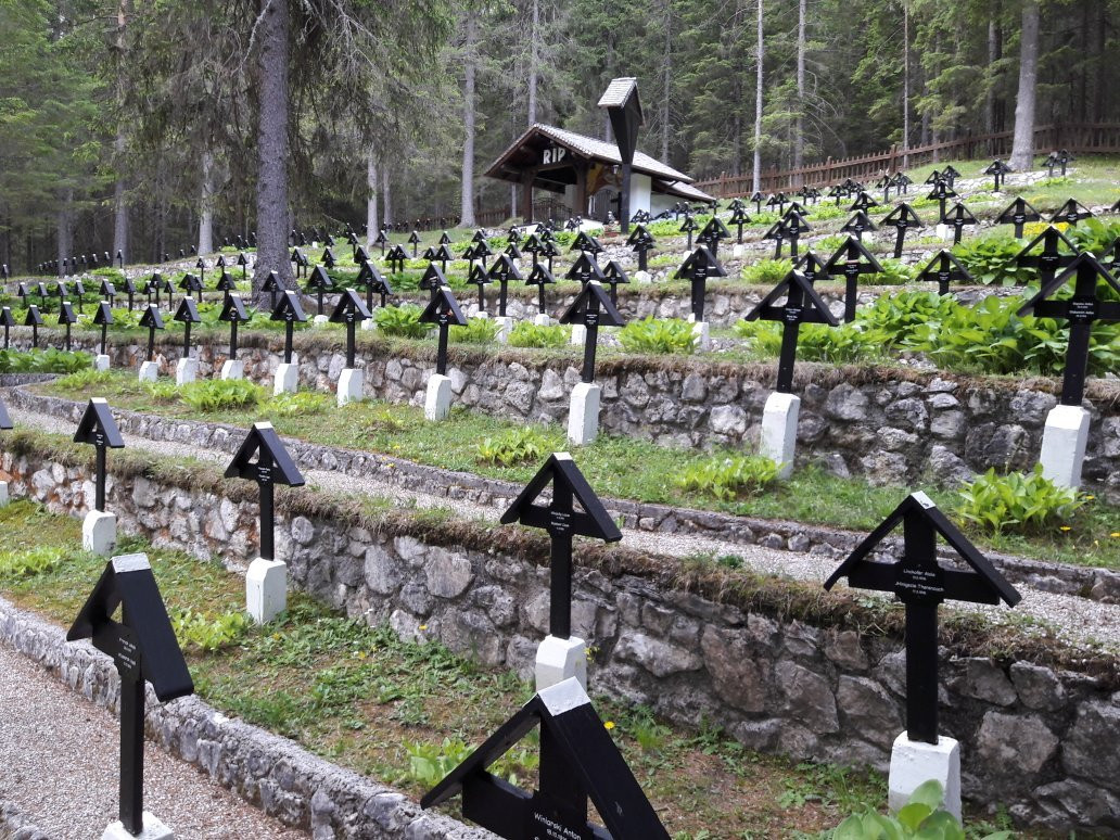 Cimitero Di Guerra Sorgenti景点图片