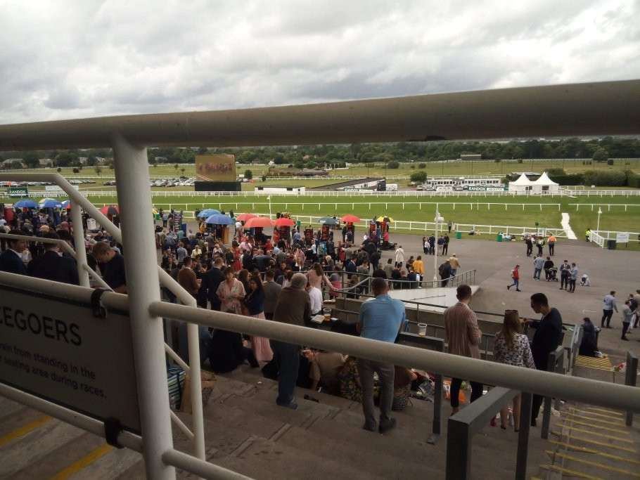 Sandown Park Racecourse景点图片