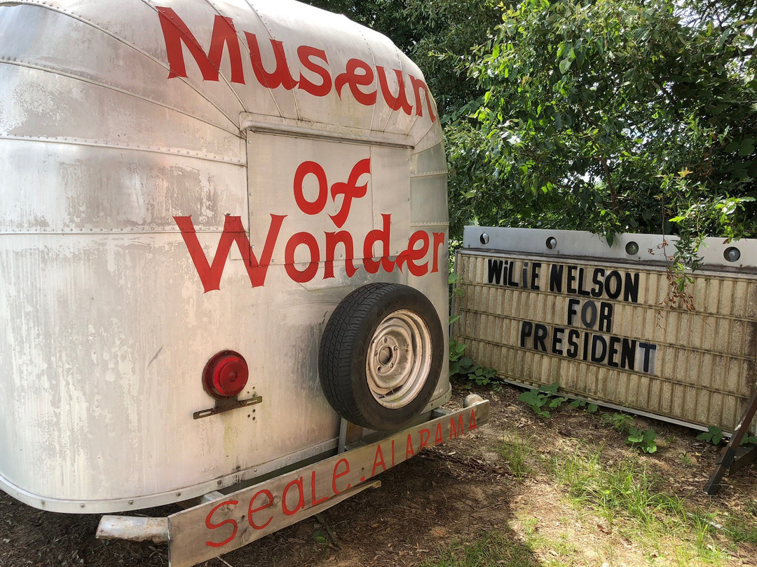 Drive Through Museum-Seale必去景点