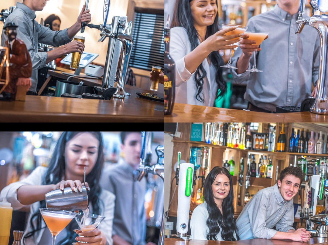 蓝钥匙酒店主图