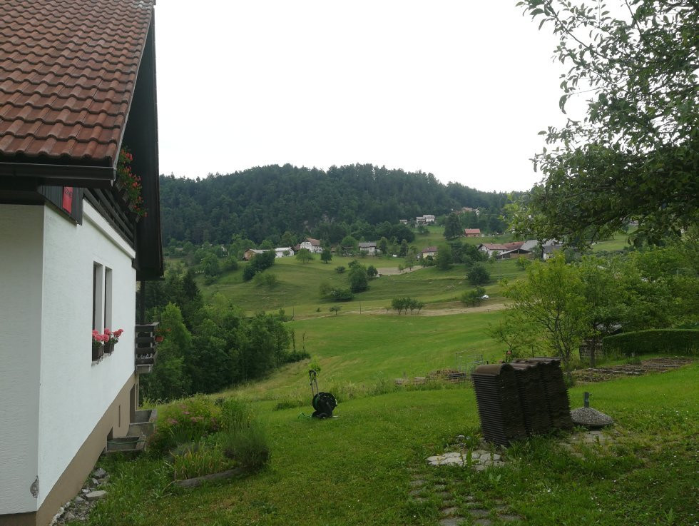 Log pri Brezovici酒店住宿-B&B Cerne