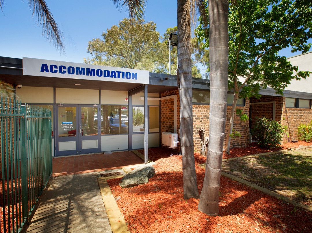 Nightcap at High Flyer Hotel主图