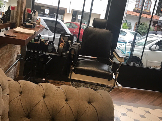 Barber & Booze-瓦拉塔港必去景点