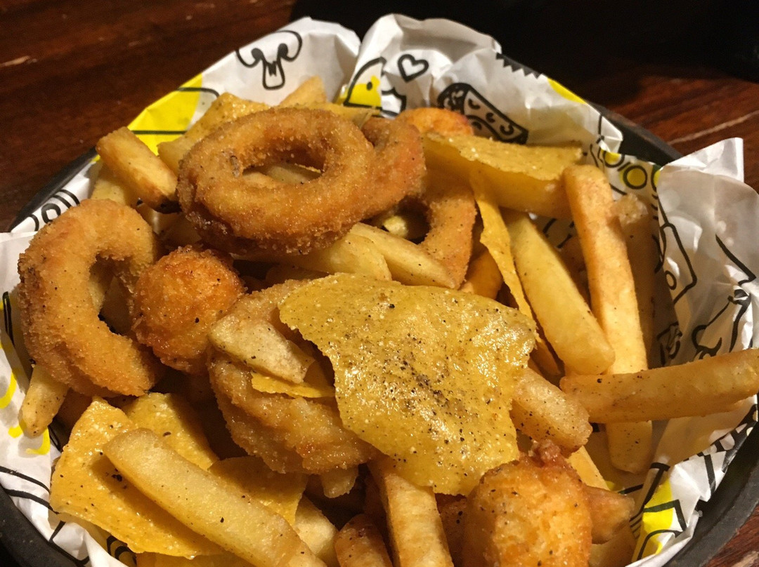 荣成市餐馆和美食-TIKI美式BBQ鸡尾酒餐厅酒吧