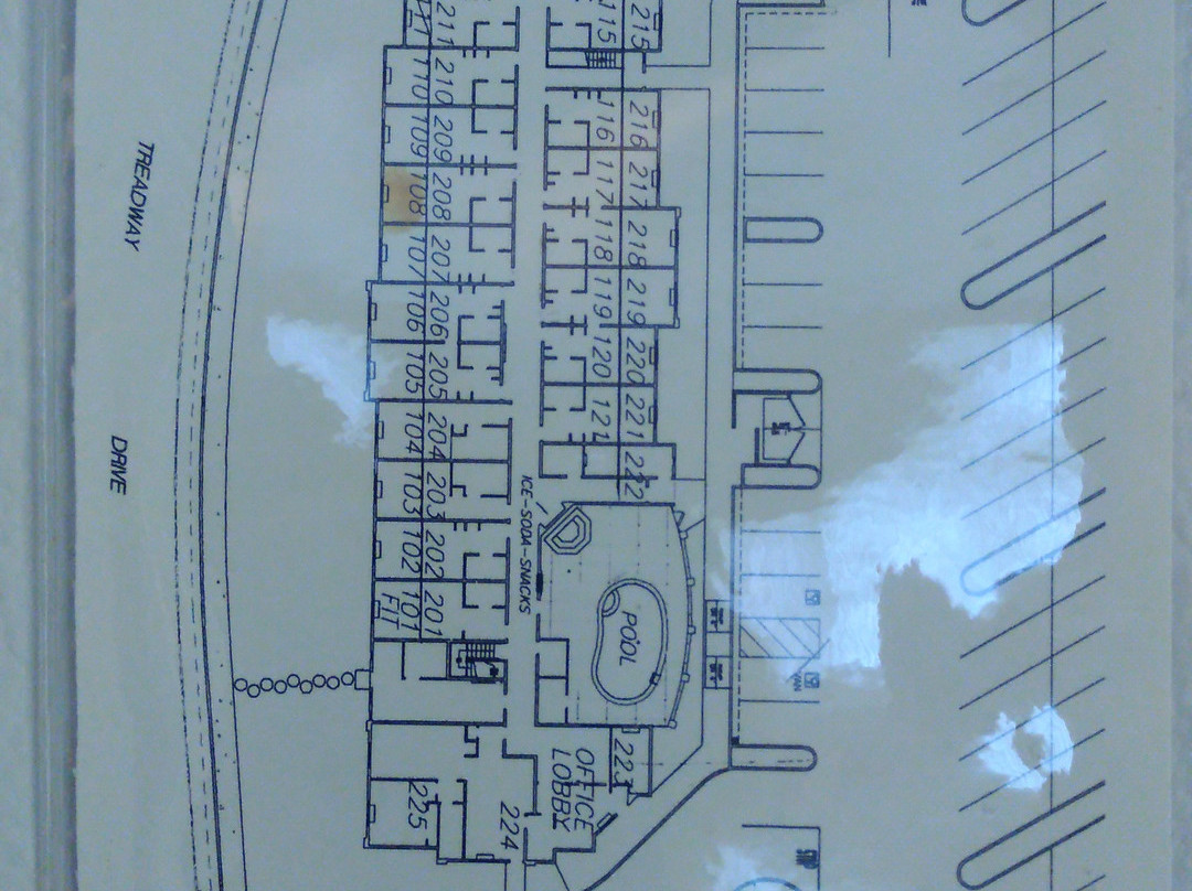 克洛弗代尔速8酒店主图