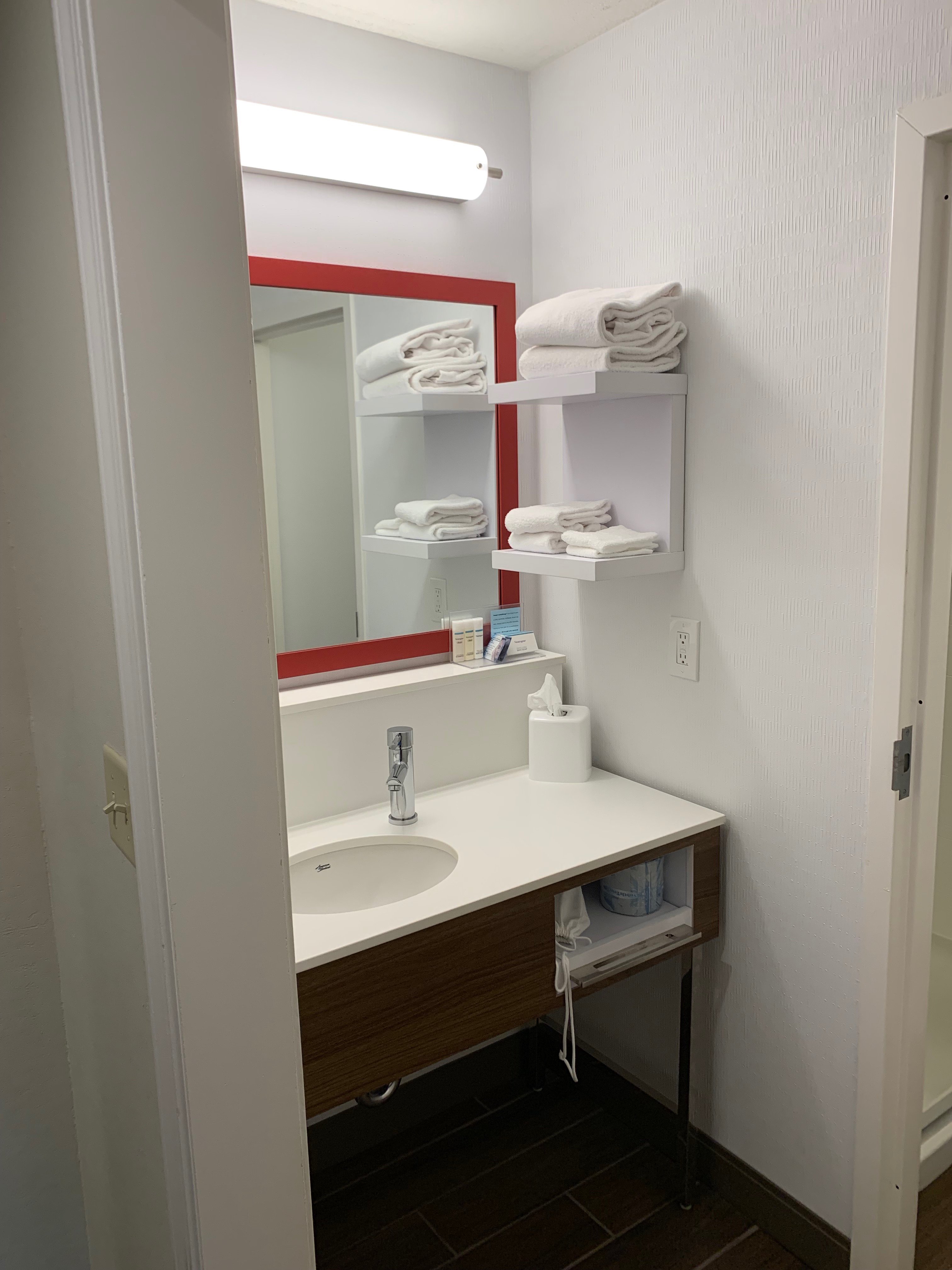 阿卡德尔菲亚希尔顿恒庭酒店-浴室