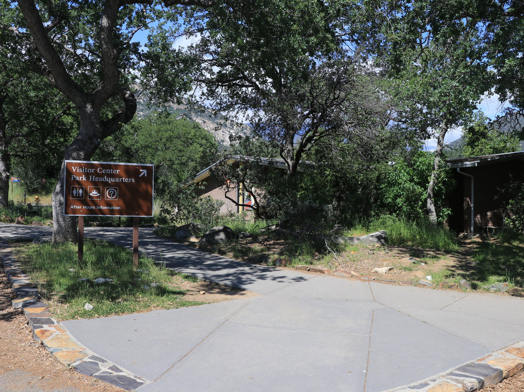 Foothills Visitor Center-Three Rivers必去景点
