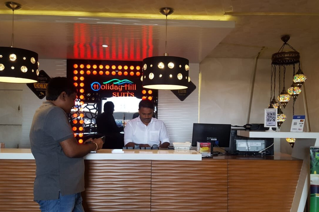 Holiday Hill Hotel & Suites主图