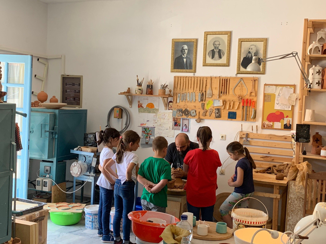 Zervobeakos Handmade Pottery-Pirgos Dirou必去景点