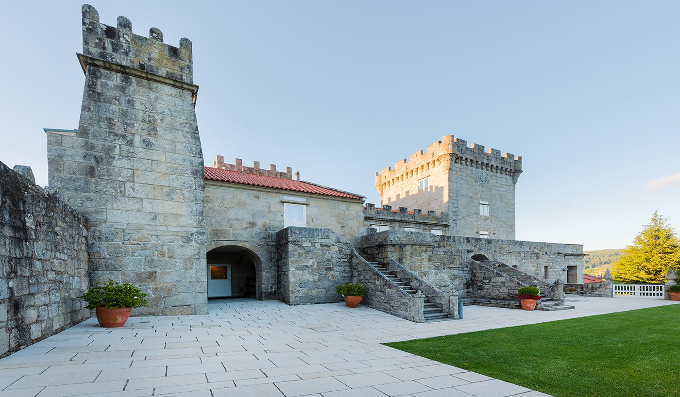 Torre de Tebra-官方