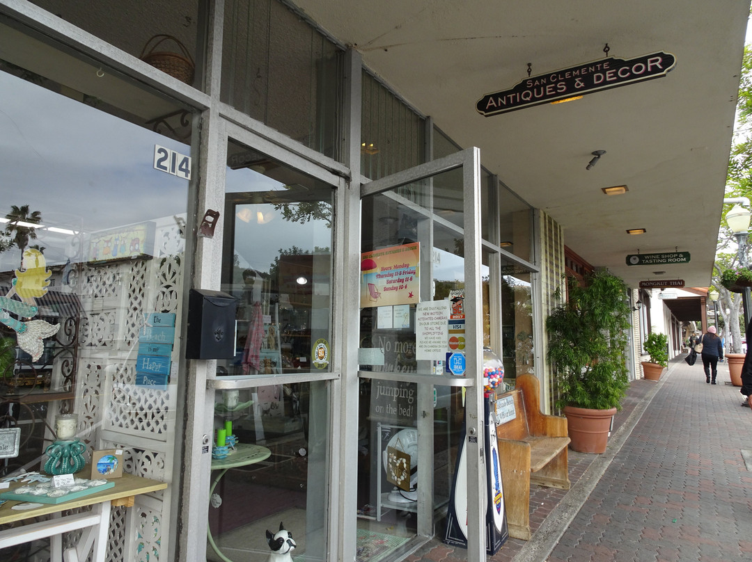 San Clemente Antiques-圣克莱蒙顿必去景点