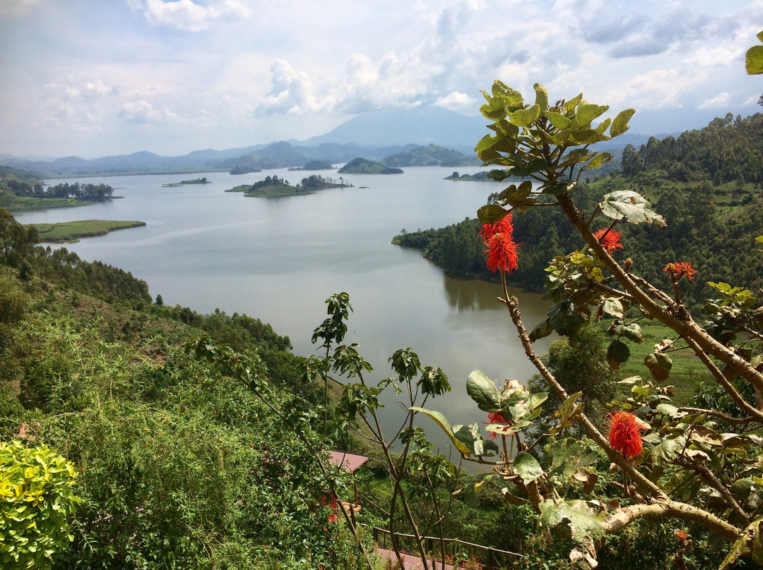 Lake Mutanda景点图片