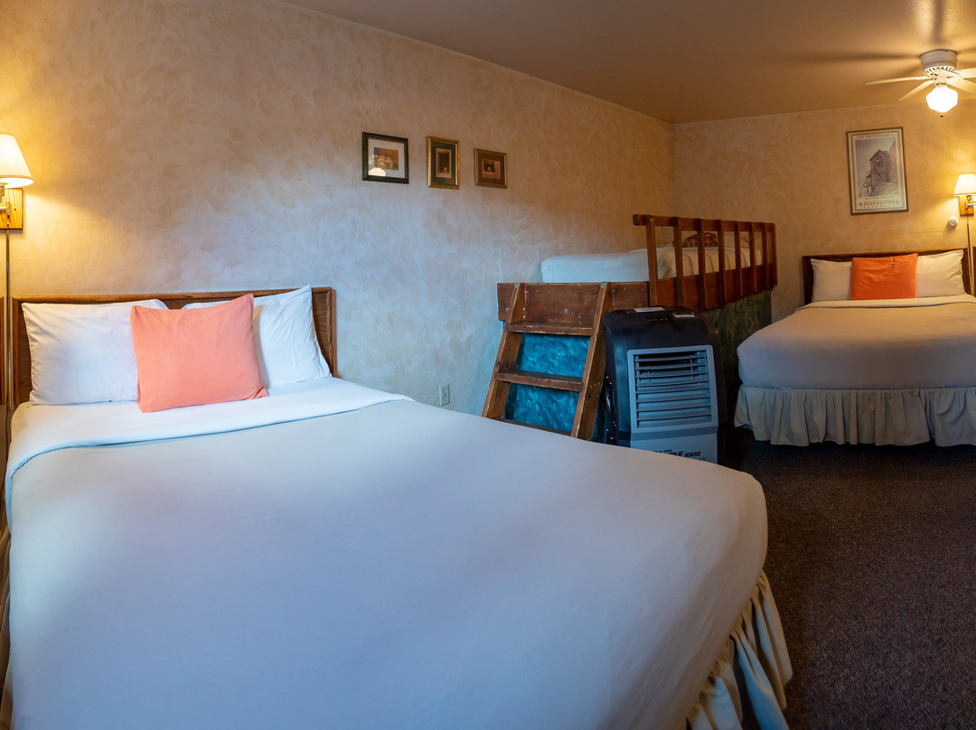 Triangle Motel主图