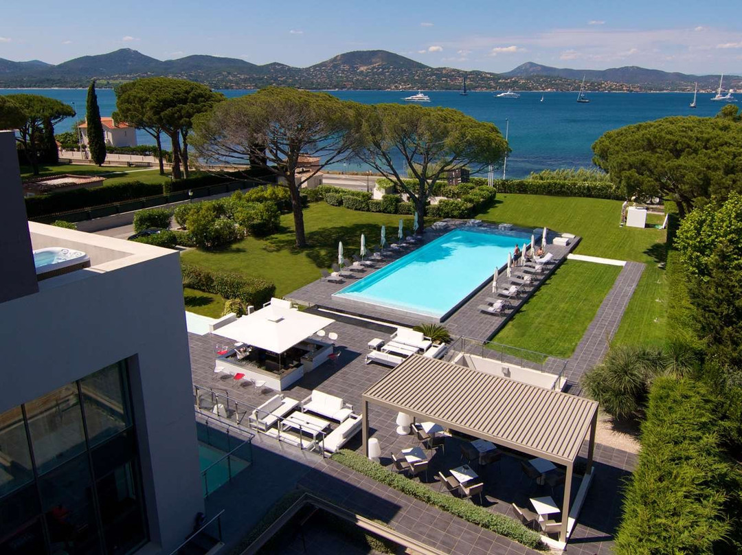 圣特罗佩兹库贝酒店主图