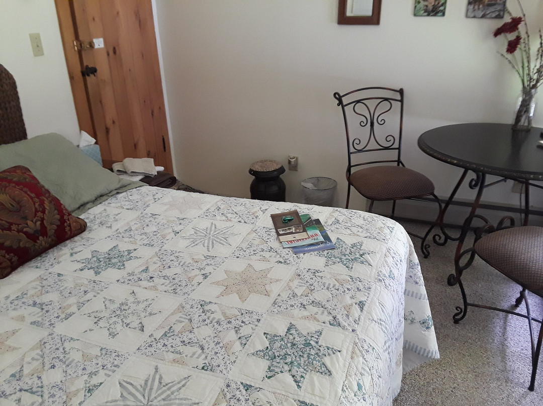 Stone Mountain Inn on Keene Summit Bed & Breakfast主图