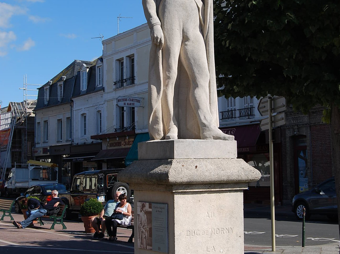 Monument Duc de Morny景点图片