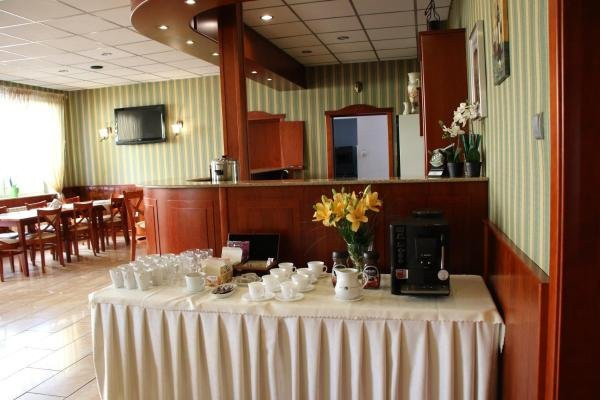 Granada Hotel主图