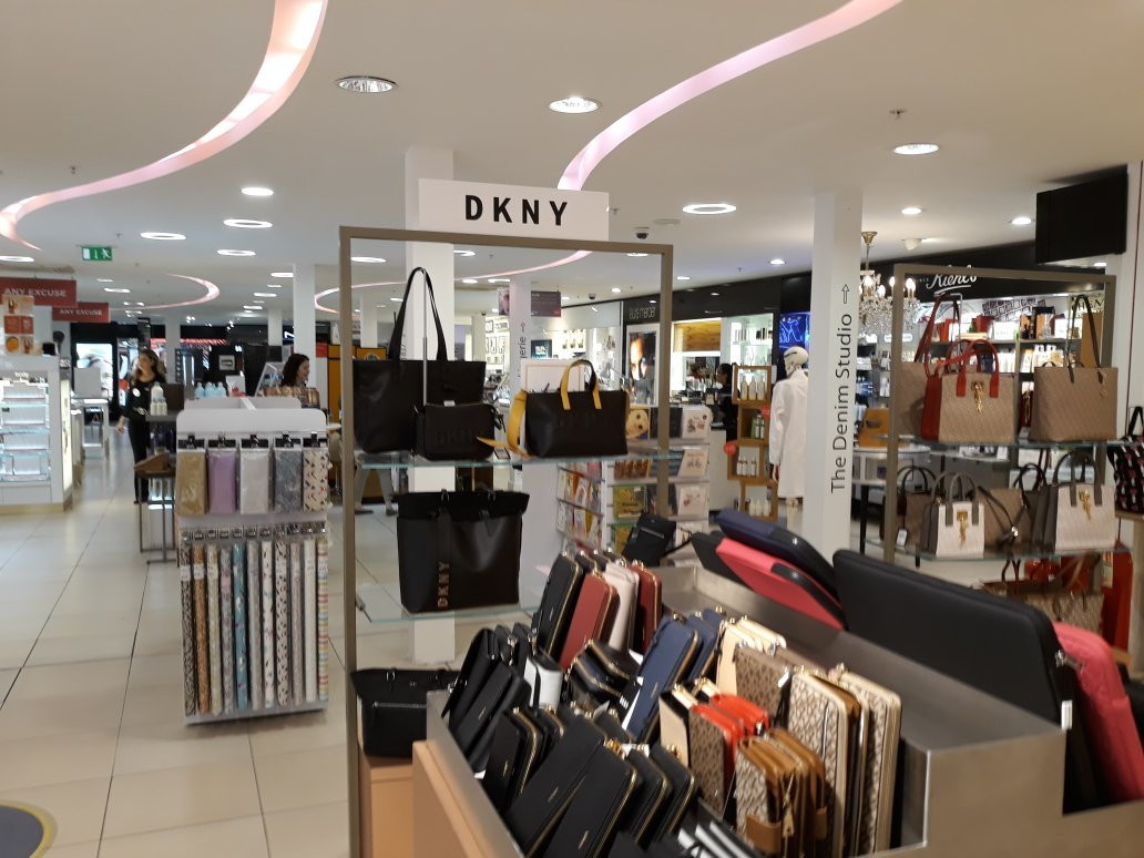 Voisins Department Store-St. Helier必去景点