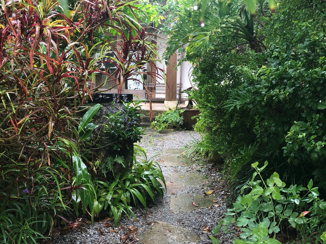 Yomitan Village Traditional Craft Art Center-读谷村必去景点