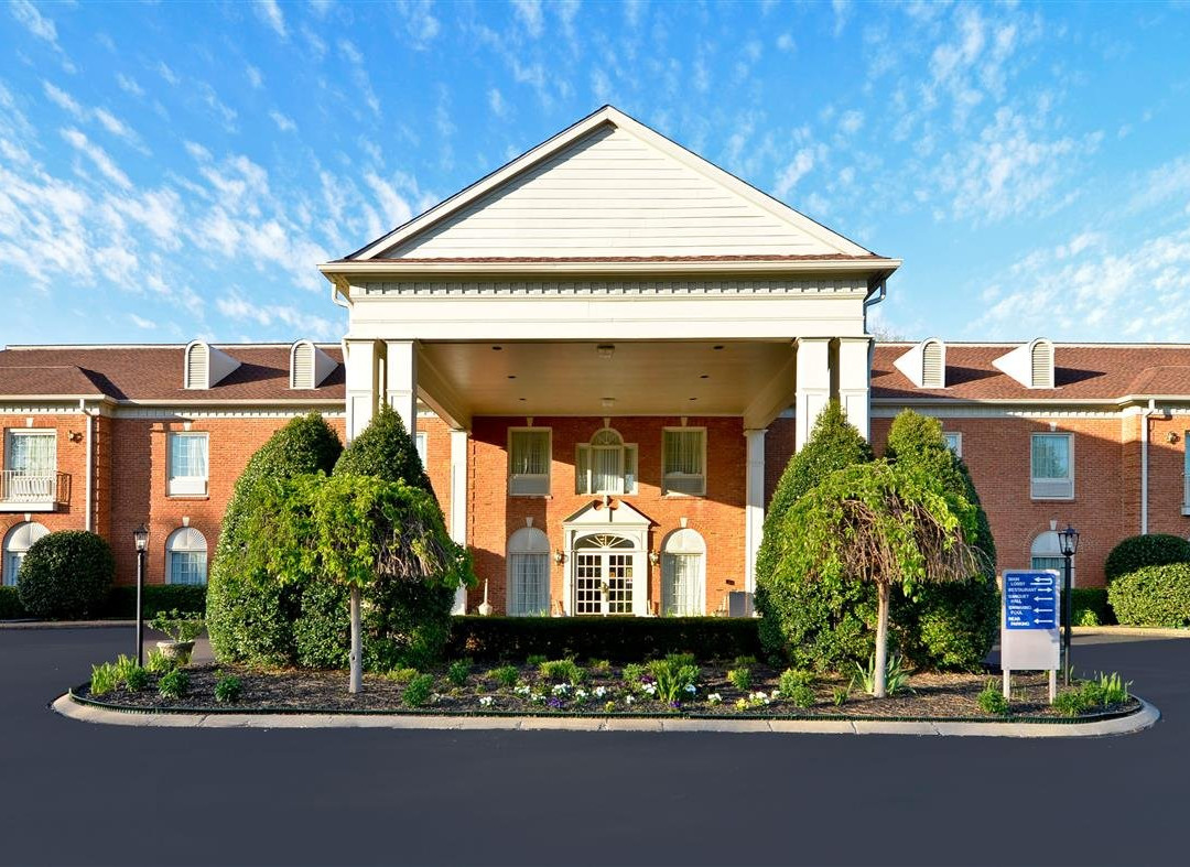 Best Western Spring Hill Inn & Suites主图