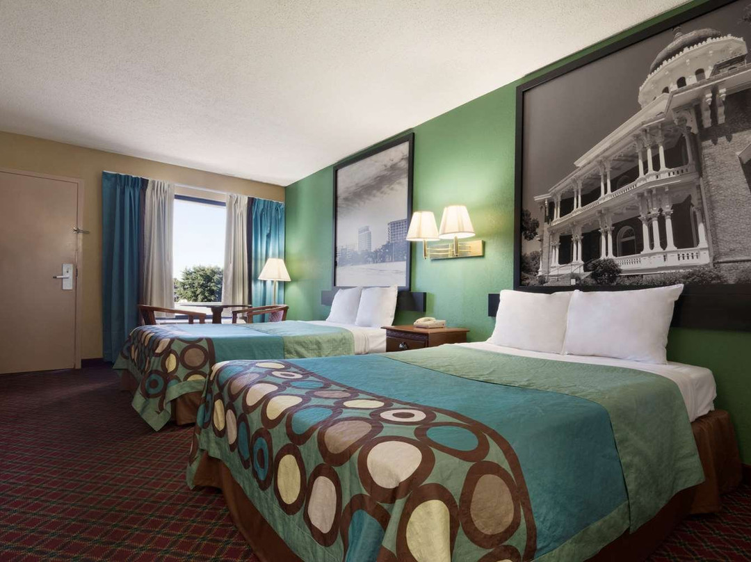 Super 8 by Wyndham Hattiesburg North/University Area主图