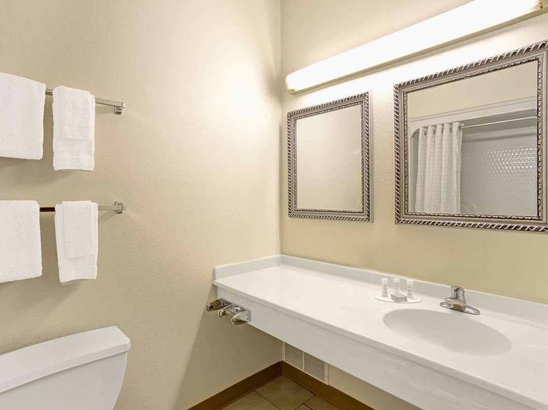 Super 8 by Wyndham Gurnee主图