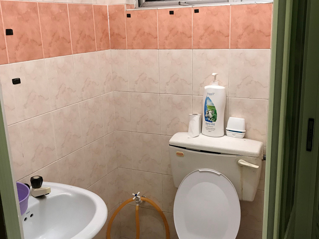 高鹏寄宿酒店主图