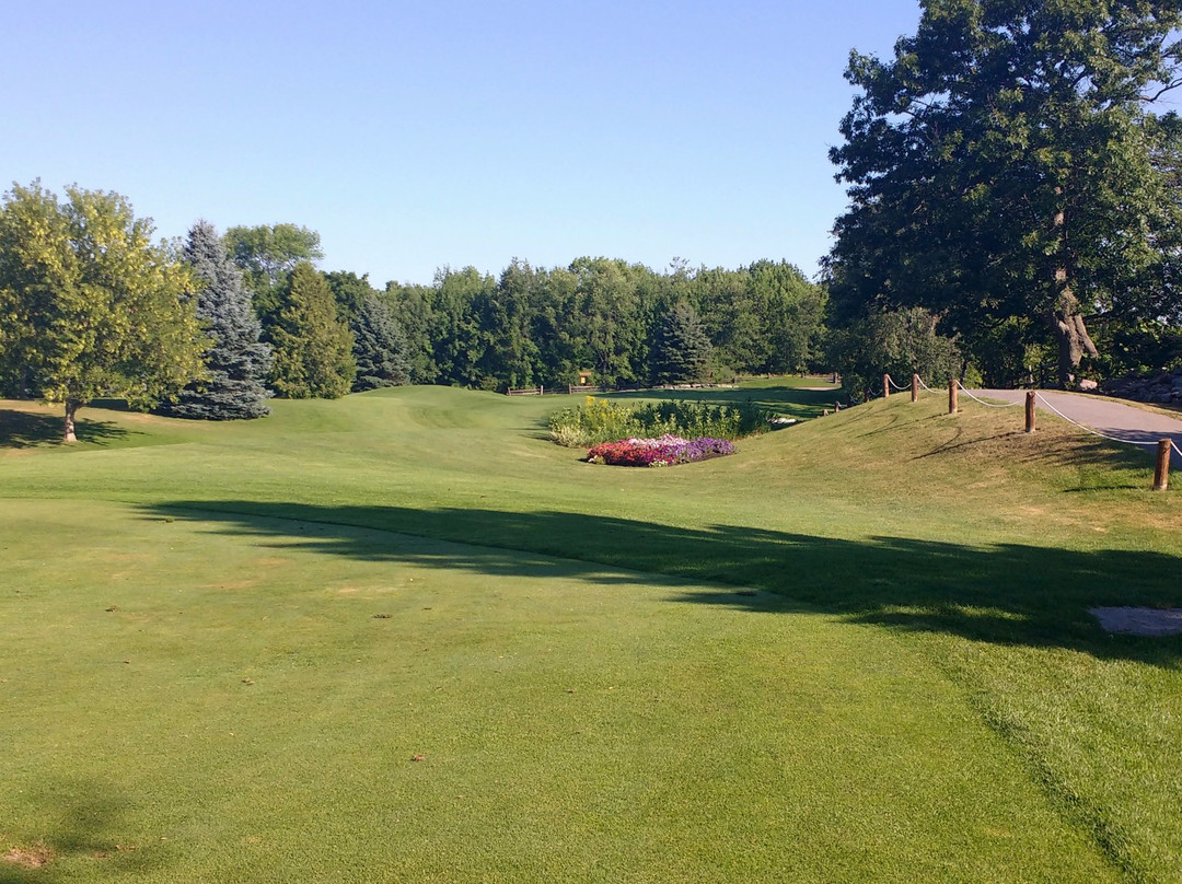 Six Foot Bay Golf景点图片