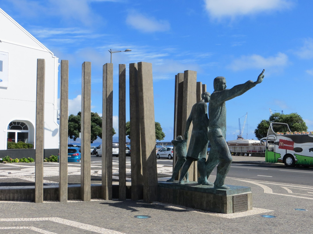 Monumento ao Emigrante-蓬塔德尔加达必去景点