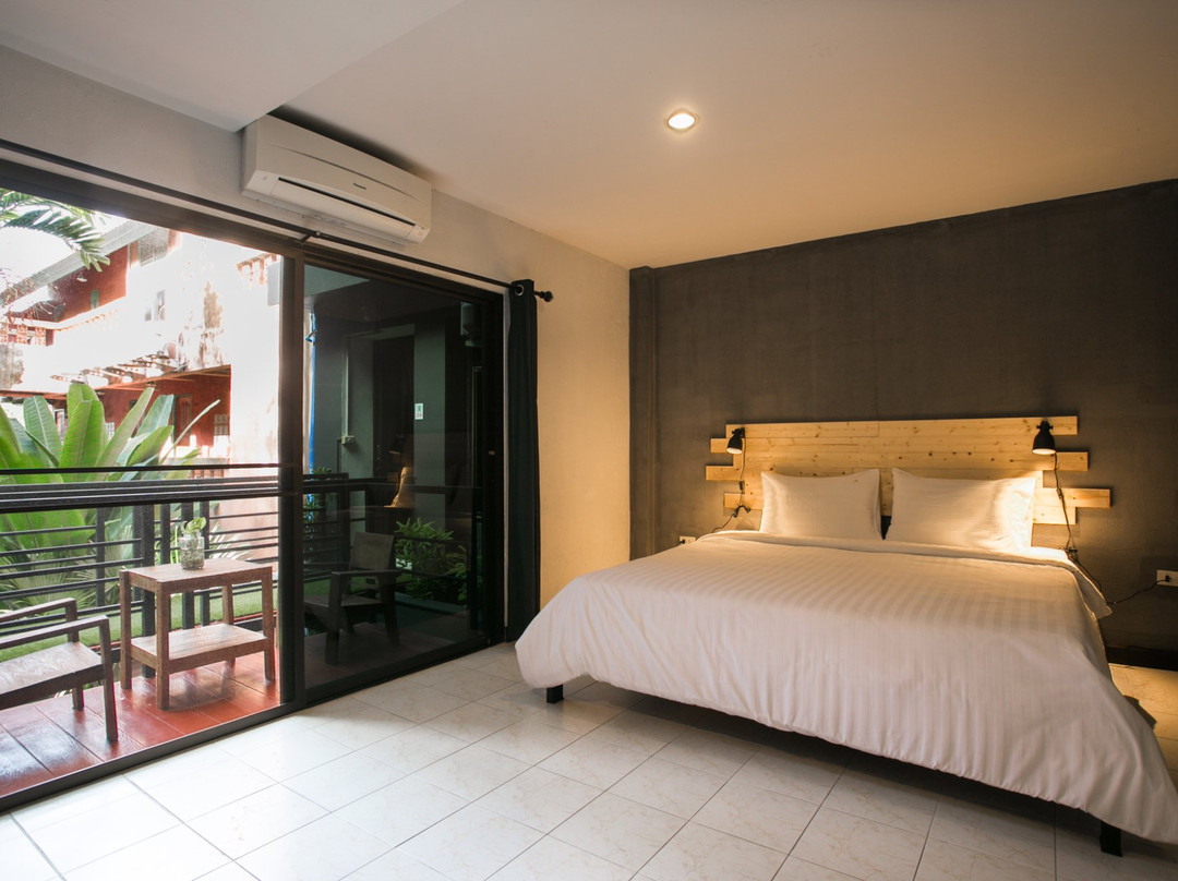 HI Karon Beach Hotel