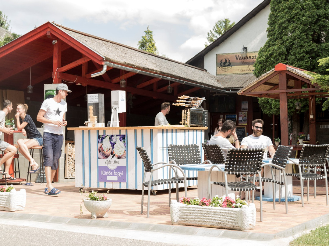 Vadasztanya Apartman & Bistro