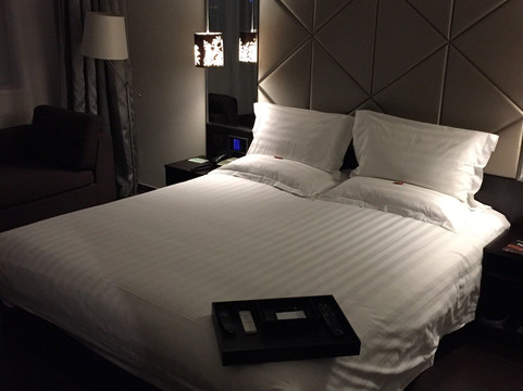 桔子酒店（上海漕宝路日月光中心店）主图