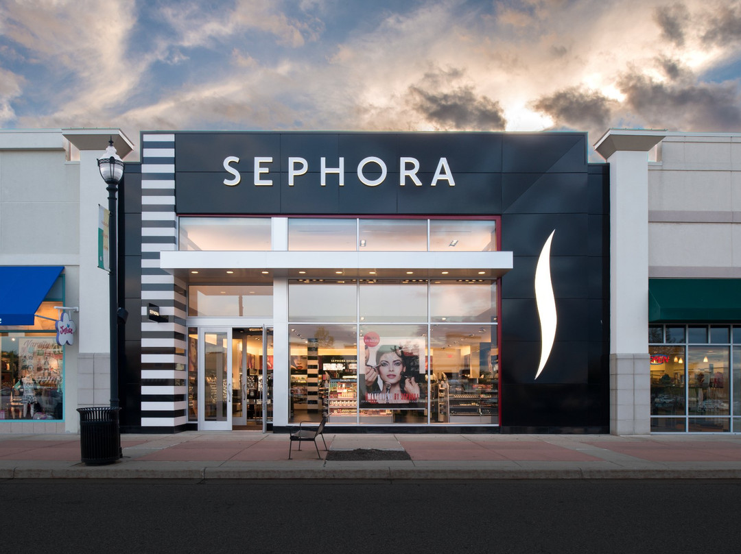 Eastwood Towne Center-兰辛必去景点